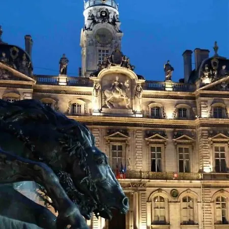 L'auguste, Proche Opera Et Climatise, 1