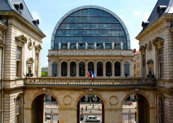 L'auguste, Proche Opera Et Climatise, 1 *